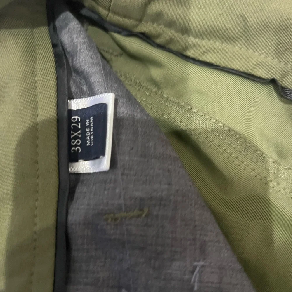 Joseph A Bank 5 pocket traveler Olive Green Pants